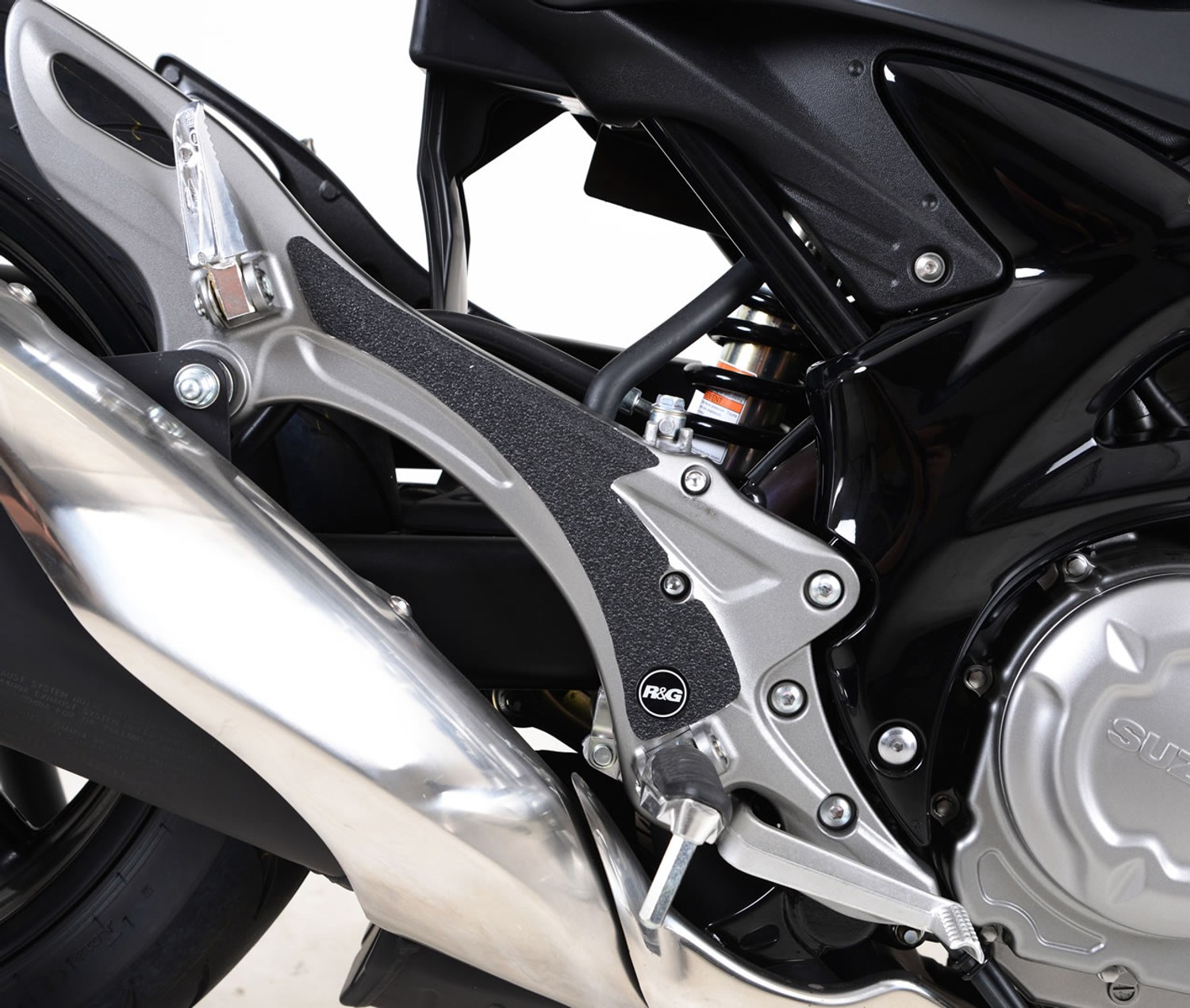 R&G Racing Boot Guard 2-piece (frame) for Suzuki Gladius '09-'19 R&G Racing Boot Guard 2-piece (frame) for Suzuki Gladius '09-'19